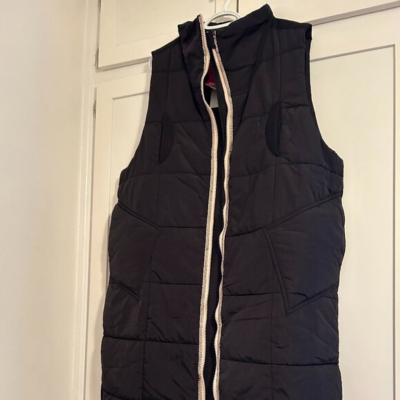 On The Move Packable Puffer Vest - Picture 5 of 5